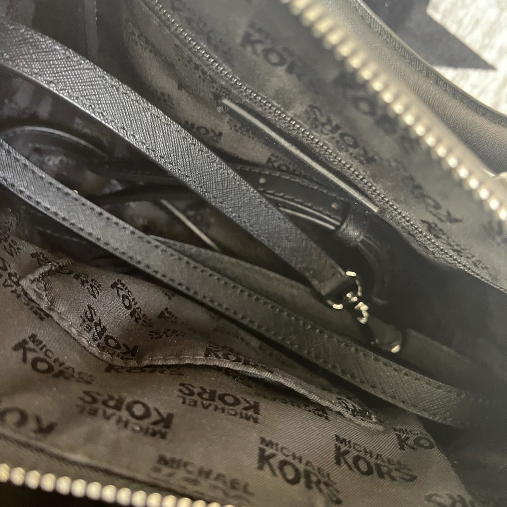 MK purse - Picture 3 of 3